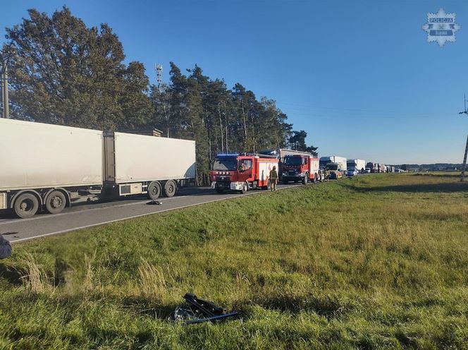 Wypadek na DK11 pod Lublińcem. Jedna osoba uwięziona w aucie