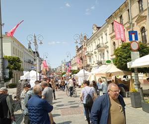Budzenie Sienkiewki 2023 w Kielcach i parada zespołów ludowych