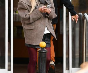 Monika Olejnik w butach wiewiórkach