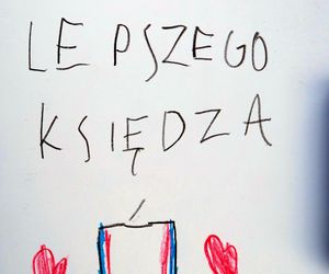 Dzieci przygotowały wzruszające laurki dla ks. Grzegorza Dymka