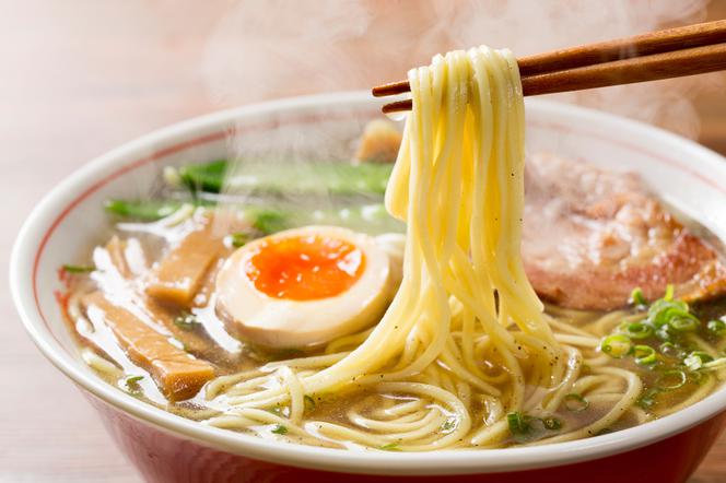 Ramen z makaronem: zupa gotowa w 20 minut