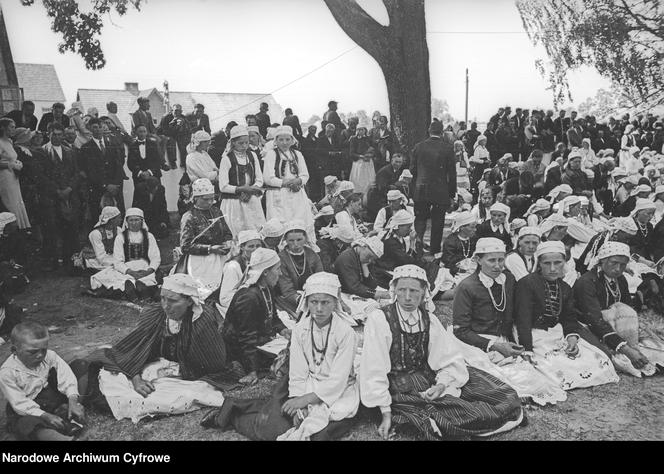 Tak wyglądało Boże Ciało na Kurpiach w 1937 roku. Te zdjęcia to prawdziwa podróż w czasie