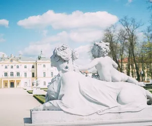 Rozpoczęły się badania archeologiczne na dziedzińcu paradnym Pałacu Branickich w Białymstoku. Ile potrwają? 