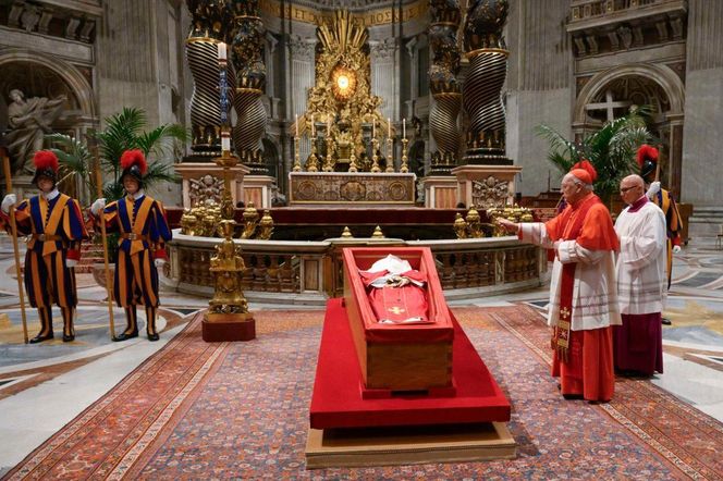 Rogito papieża Franciszka. Pełna treść rogito. Co napisano w dokumencie włożonym do grobu Franciszka?