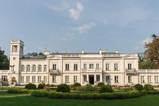 3. Sanniki (645. miejsce w Polsce wśród miasteczek) - zamożność per capita 2024: 4680,37 zł