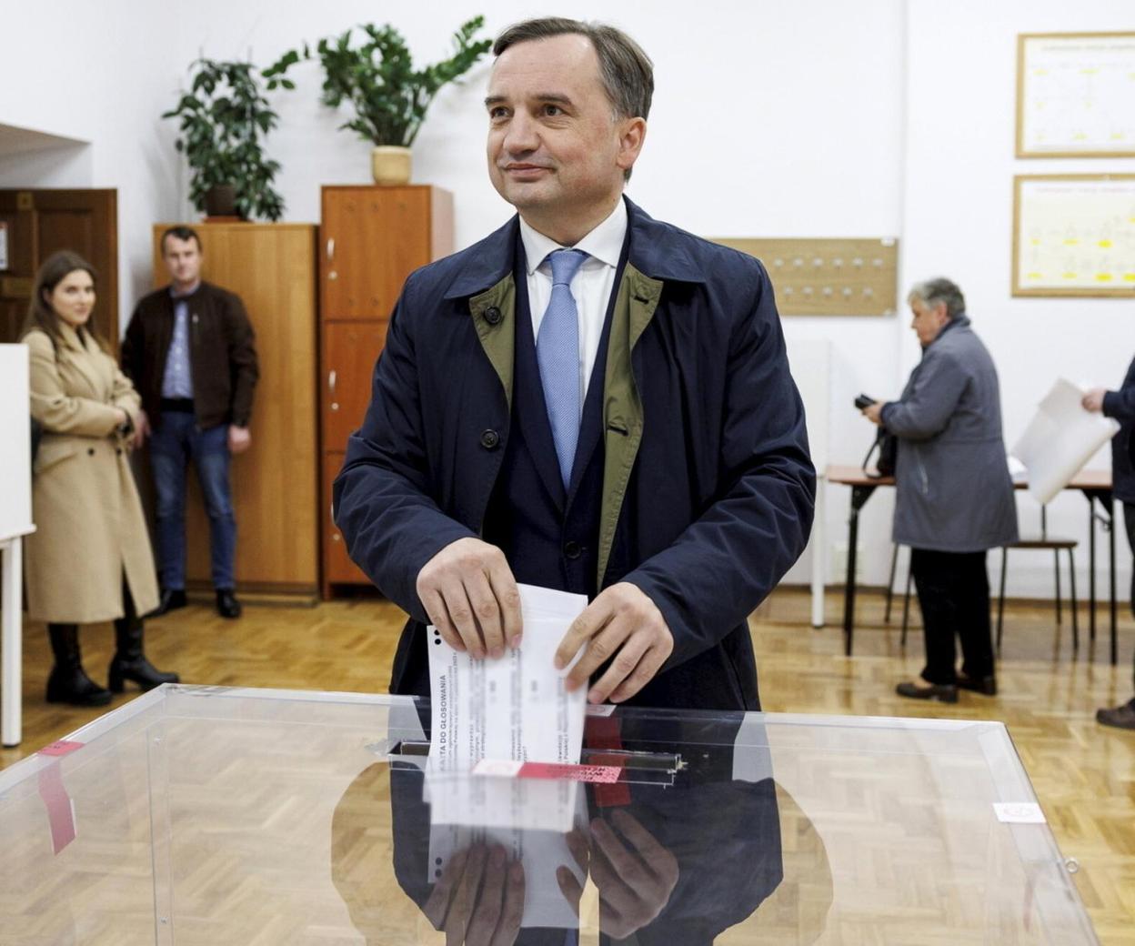 Gdzie Jest Ziobro Ministra Nie By o Na Wieczorze Wyborczym PiS 