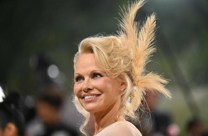 Tak dziś wygląda Pamela Anderson. Jak zmieniła się gwiazda "Słonecznego patrolu"? 