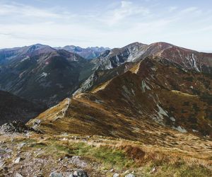 To najlepsze punkty widokowe w Tatrach na jesień. Panoramy gór, skąpanych w czerwieni, są jak z bajki! [GALERIA] 