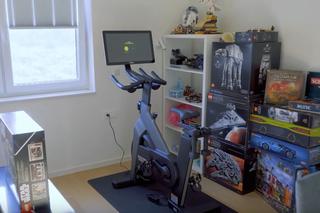 Tak mieszka szef FAME MMA! Krzysztof Rozpara ma pokój z LEGO 