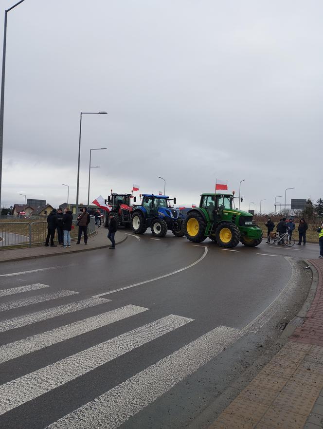 Trwa protest rolników w woj. lubelskim. Blokady są w wielu miejscach w regionie [DUŻO ZDJĘĆ]