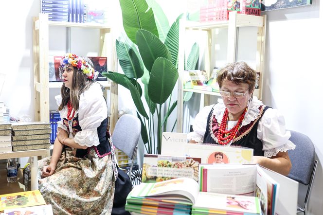 Targi Książki w Katowicach to okazja do zdobycia autografów pisarzy