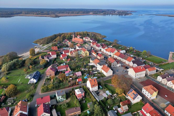 Ryglowy ratusz w Nowym Warpnie