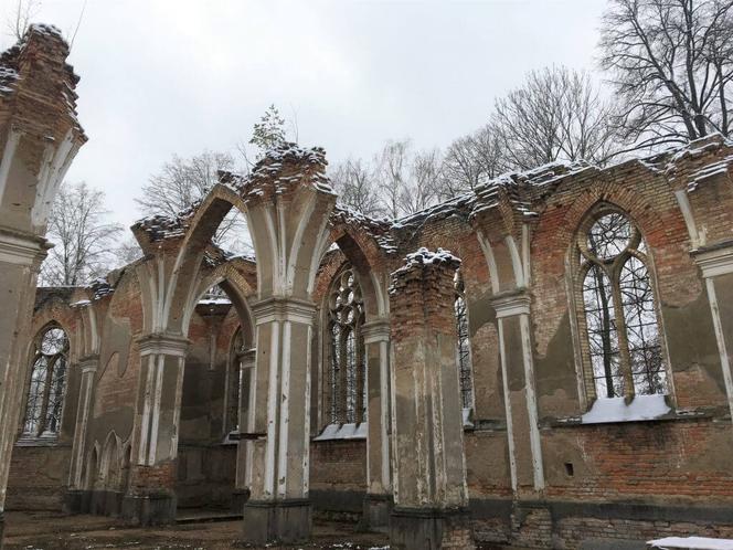 Tajemnicze ruiny kościoła św. Antoniego w Jałówce na Podlasiu [ZDJĘCIA]