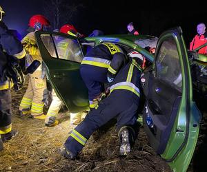 Wypadek na DK 10 pod Bydgoszczą! Zderzyły się dwie ciężarówki i osobówka [ZDJĘCIA]