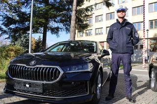 Nowe nieoznakowane radiowozy policji