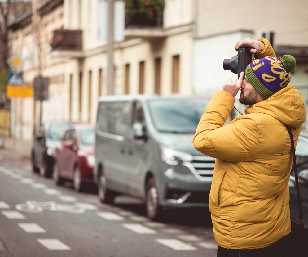 Bydgoskie Śródmieście od kuchni na  wystawie fotografii natychmiastowej. „Nudzą mnie sztampowe kadry”