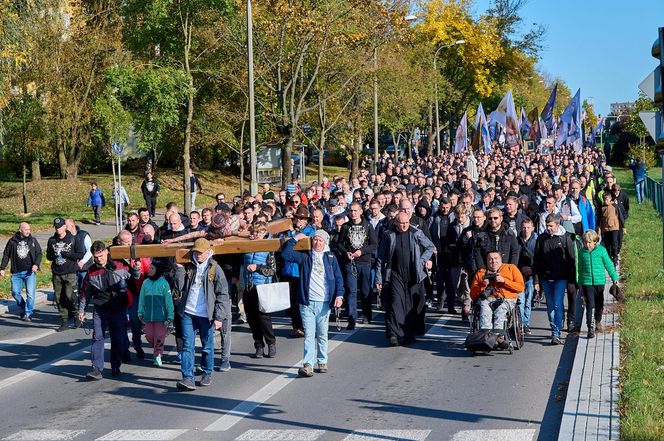 Wojownicy Maryi przeszli ulicami Olsztyna