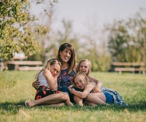 Życzenia na DZIEŃ MATKI 2025. Wyjątkowe i wzruszające rymowanki z okazji święta mam! [26.05.2025]