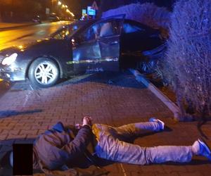 Nocny pościg w Gliwicach. Uciekinier wjechał w znak drogowy