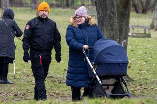 Pierwsze zdjęcia Dominiki Gwit na spacerze z dzieckiem i mężem! Ale radość