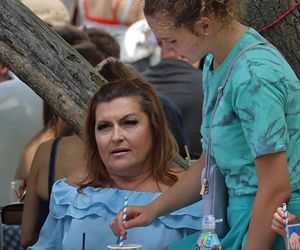 Katarzyna Skrzynecka. Zabrała rodzinę na targ śniadaniowy w kusych szortach