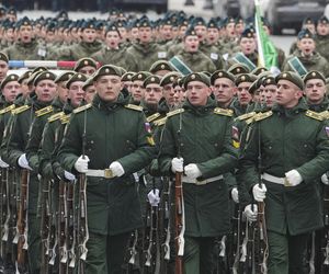 Zełenski i rosyjska armia przy granicy z Ukrainą 
