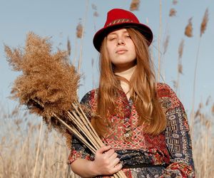 Boho to coś więcej niż styl w modzie. Poznaj jego zasady 