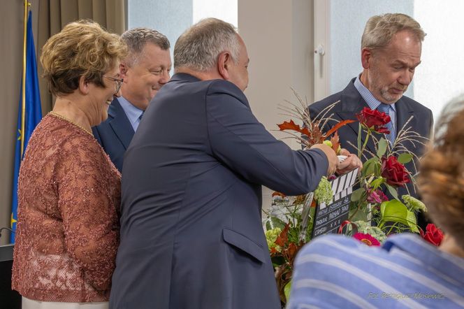 Mirosław Baka z tytułem Honorowego Obywatela Ostrowca Świętokrzyskiego. "Tu są moje korzenie"