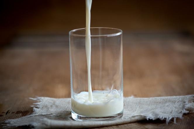 Czy mleko pomaga na sen? Prawda czy mit?
