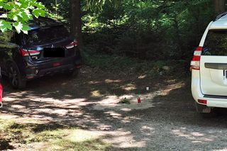 Znicze i kwiaty w miejscu, gdzie znaleziono Tadusza Dudę! Szokujący widok 