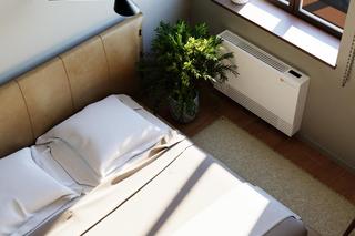 Klimakonwektor wizualnie prawie nie różni się od zwykłego grzejnika