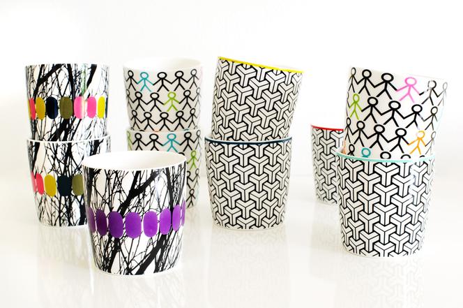 Kubki ceramiczne z wzorami geometrycznymi