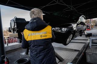 Policja pomaga szkolić kierowców Ubera