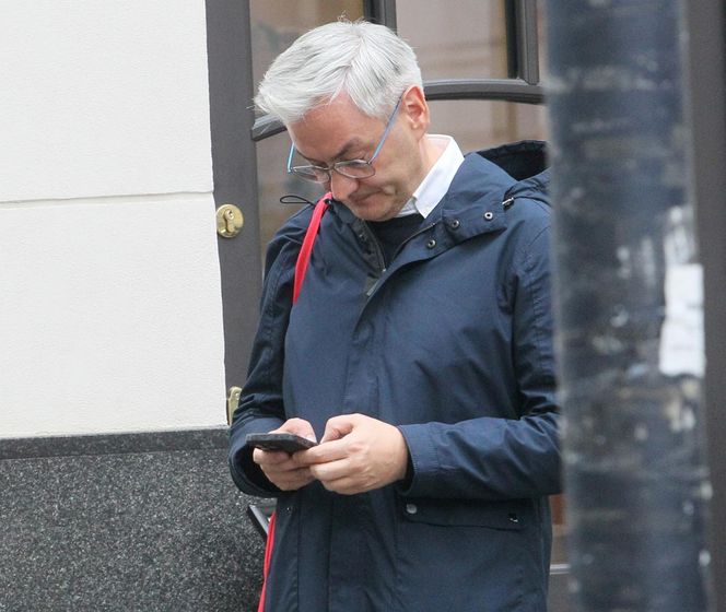 Robert Biedroń kupił okulary