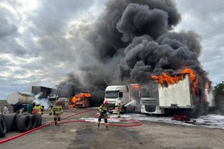 Wielki pożar w Kamieńszczyźnie! Ciężarówki i naczepy stanęły w ogniu