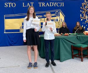 Pierwsza Dama uczciła z uczniami 100 lat od nadania imienia Stefana Batorego Szkole Podstawowej w Liwie