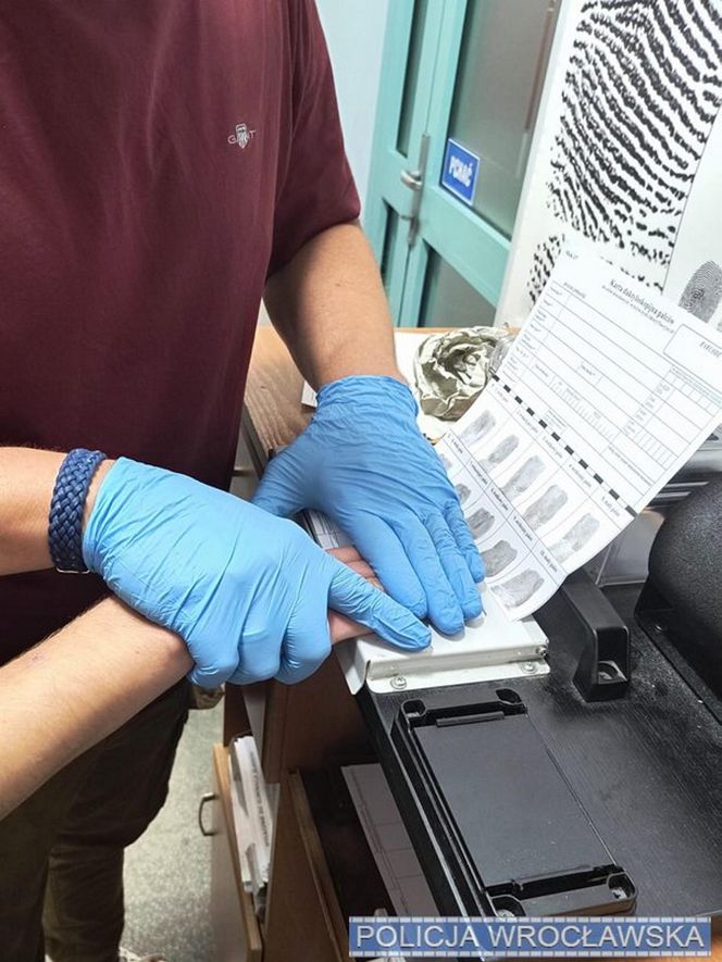 ABW oraz policjanci zatrzymali 17-letniego Ukraińca, który miał zniszczyć pomnik Rzezi Wołyńskiej