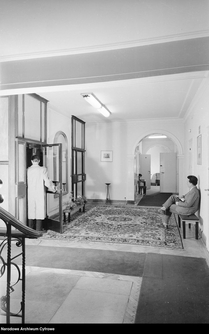 Hotel Warszawa w Prudentialu w latach 50.