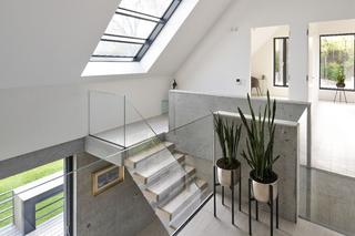 Wnętrza domu solarnego 