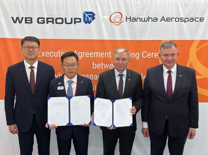 Podpisanie umowy Grupa WB i Hanwha Aerospace