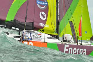 Vendee Globe: Gutek wciąż pracuje. Beyou wycofuje się.