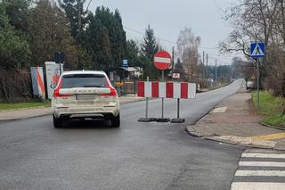 Kierowcy mają dość remontu i jeżdżą pod prąd. Kiedy zostanie otwarta ulica Złotno?