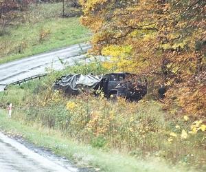 Wypadek w pobliżu Konotopu - wojskowa ciężarówka w rowie 