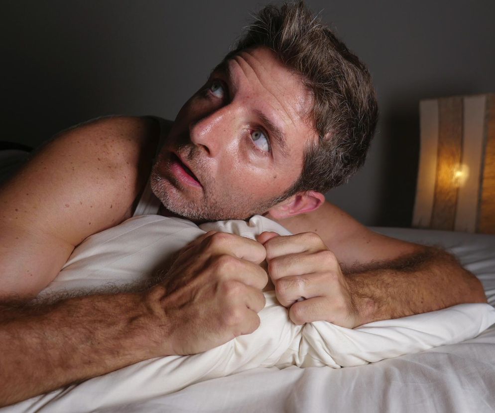 Budzisz się w mokrej pościeli? Organizm wysyła sygnały, których nie można bagatelizować