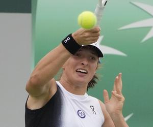 Iga Świątek - Rebecca Peterson NA ŻYWO Relacja live wynik Polka walczy w US Open