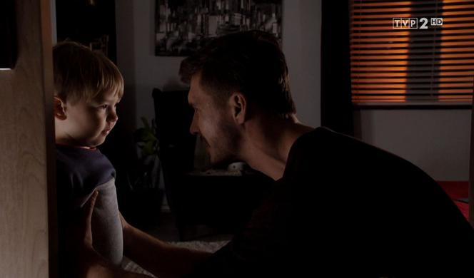 M jak miłość odc. 1455. Marcin (Mikołaj Roznerski), Szymek (Staś Szczypiński)