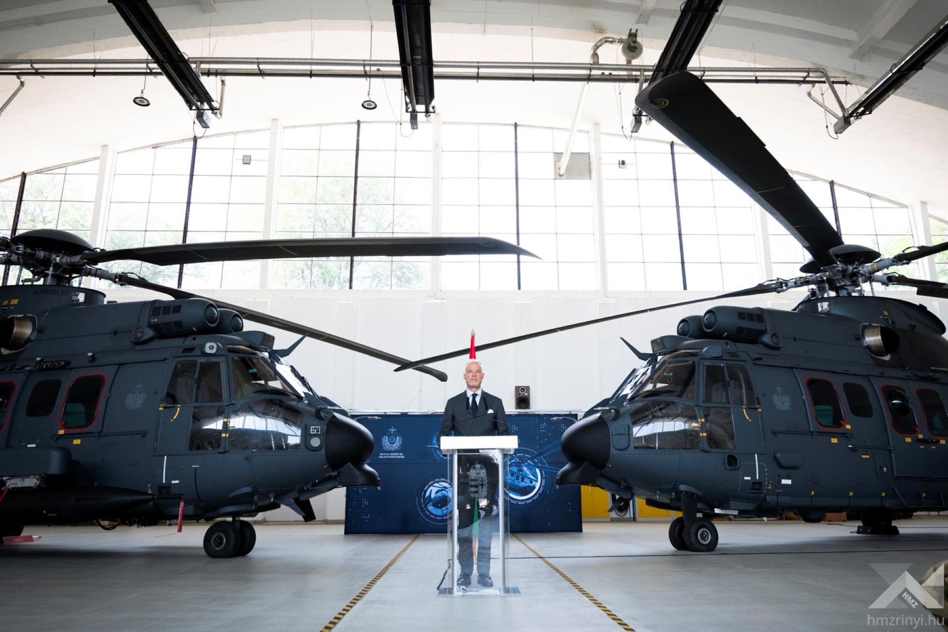 Węgierskie H225M w komplecie