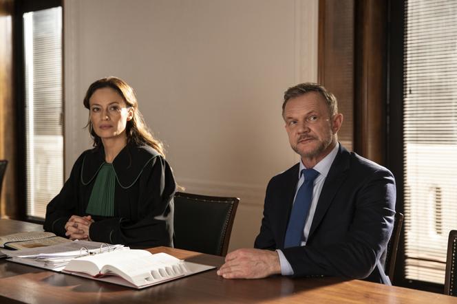 Tajemnica zawodowa, odcinek 5 - streszczenie, opis: Kochanka Andrzeja pogrąża go w sądzie, a Julia żąda utajnienia skandalicznego procesu - ZWIASTUN