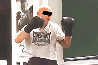  Brutalny atak w kościele w Warszawie. Były rugbista bił do nieprzytomności. Sąd umorzył postępowanie