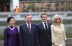 Francja/ Pałac Elizejski tonuje gwałtowny gest Brigitte Macron wobec męża, uchwycony przez kamery